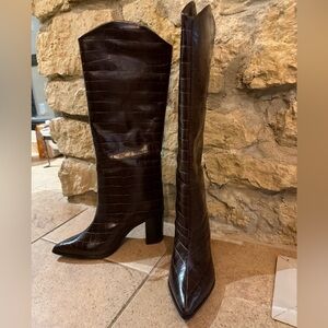 •Schutz Chocolate Crocodile Boots•Never Worn•